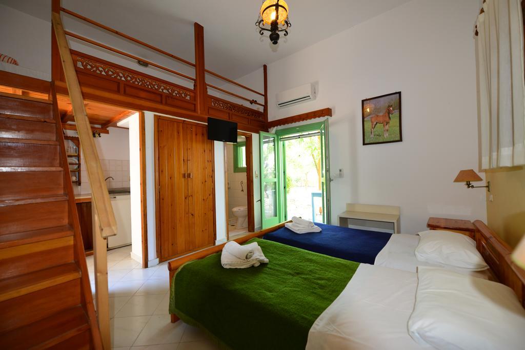 Pegasus Studios & Apartments Skyros Extérieur photo